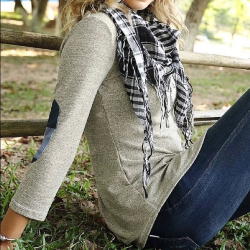 💰⬇️PRICE DROP!⬇️💰 - 🛍NWT🛍 WOMEN’S Elbow Patch Top - Plus XL❣️